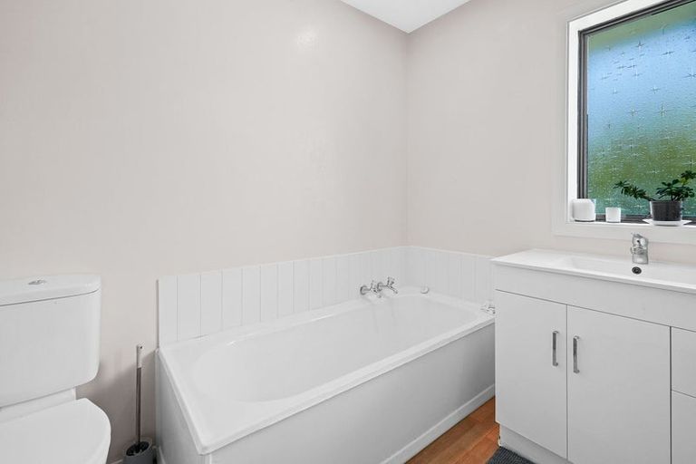 Photo of property in 80 Gilberthorpes Road, Hei Hei, Christchurch, 8042