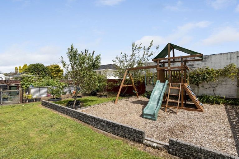 Photo of property in 6 Kahikatea Street, Inglewood, 4330