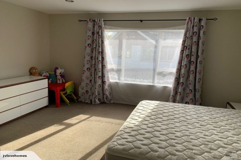 Photo of property in 386a East Coast Road, Sunnynook, Auckland, 0630