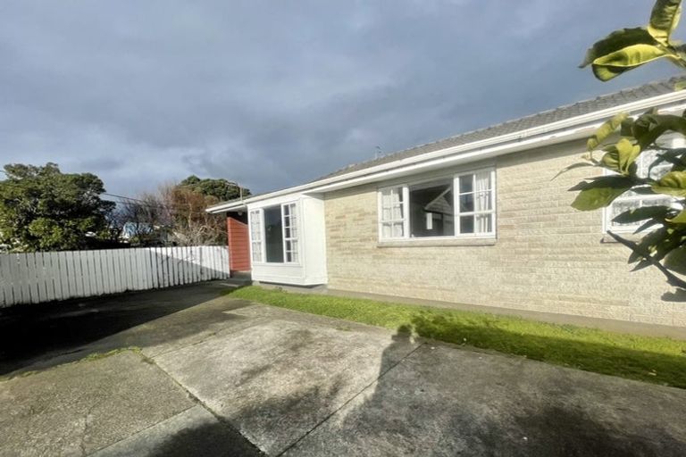 Photo of property in 2/18 Devonshire Road, Miramar, Wellington, 6022