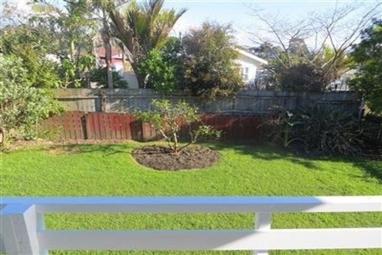 Photo of property in 17b Scott Road, Stanmore Bay, Whangaparaoa, 0932