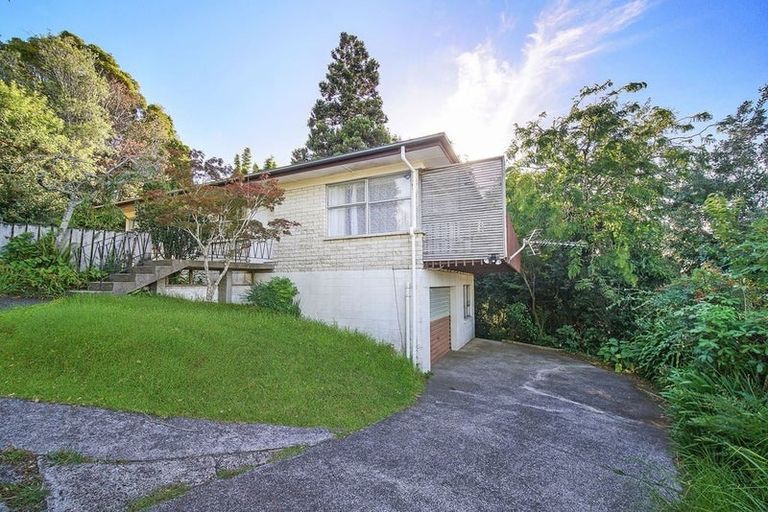 Photo of property in 25 Walnut Lane, Browns Bay, Auckland, 0630