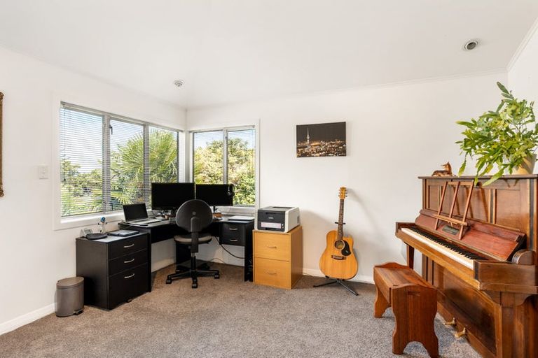 Photo of property in 11 Bank Street, Hillcrest, Auckland, 0627