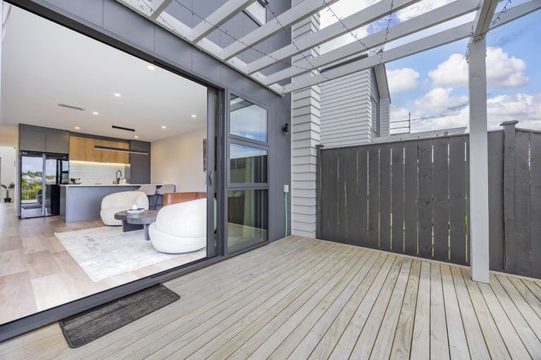 Photo of property in 148 Vintry Drive, Kumeu, 0810