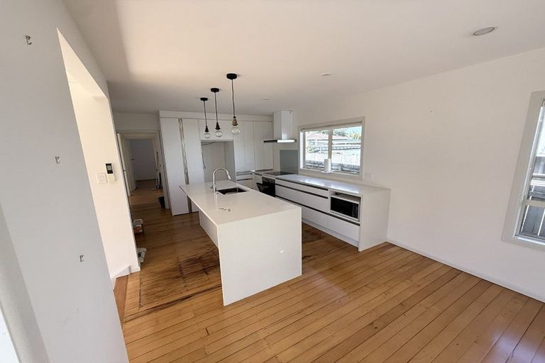 Photo of property in 1/3 Hauraki Crescent, Pinehill, Auckland, 0632