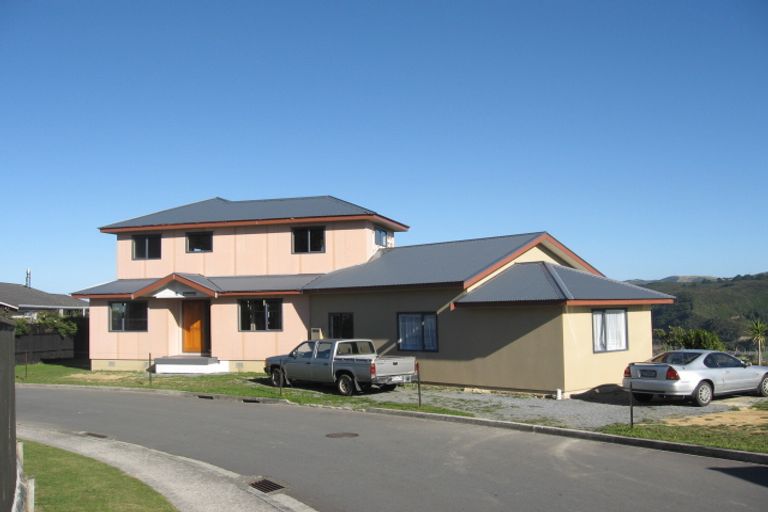 Photo of property in 15 Mcmanaway Grove, Stokes Valley, Lower Hutt, 5019