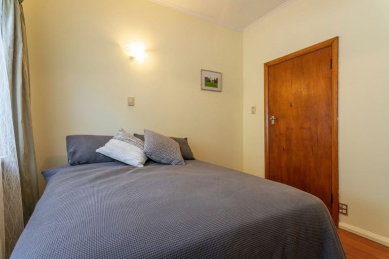 Photo of property in 15 Mertoun Terrace, Highbury, Wellington, 6012