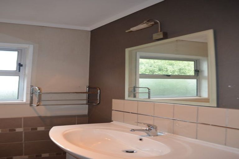 Photo of property in 79 Churchill Avenue, Hokowhitu, Palmerston North, 4410