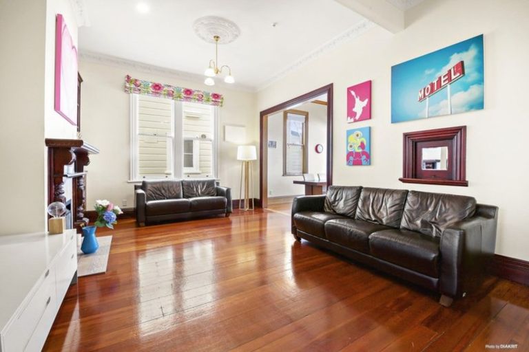 Photo of property in 37 Grant Road, Thorndon, Wellington, 6011