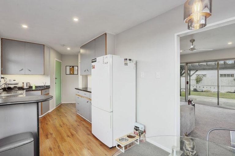 Photo of property in 8 Doggett Place, Rangiora, 7400
