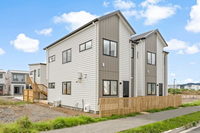 Photo of property in 28 Whare Kauri Road, Papakura, 2110