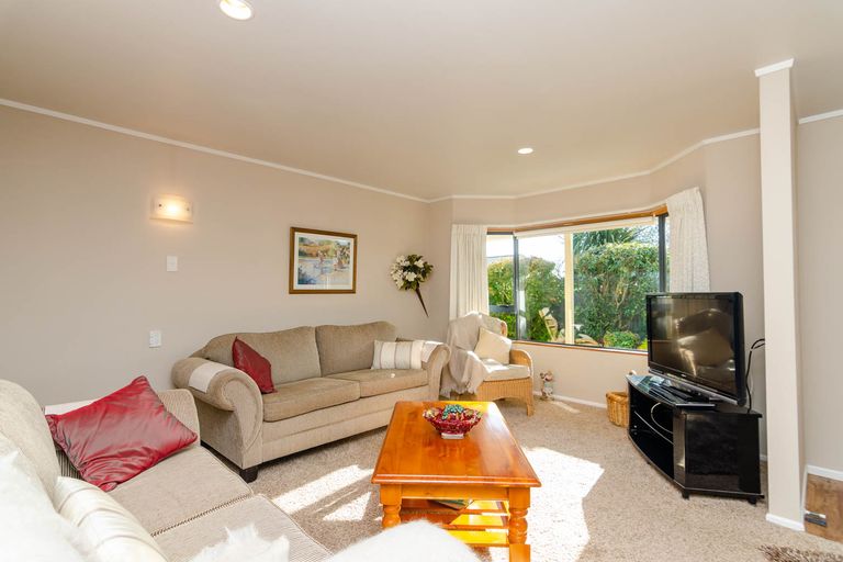 Photo of property in 62 Reading Street, Greytown, 5712