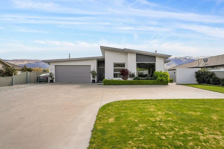 Photo of property in 15 De Bettencor Place, Mount Pisa, Cromwell, 9383