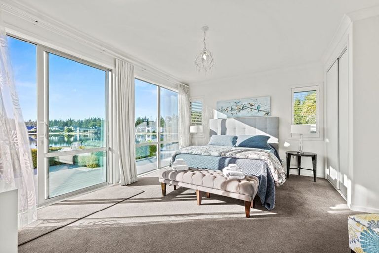 Photo of property in 37 Oakgrove Drive, Rangiora, 7400