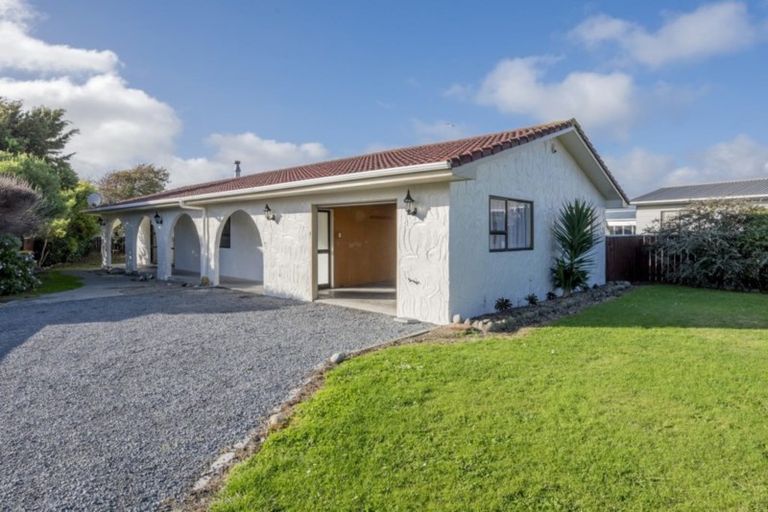 Photo of property in 64 Atkinson Avenue, Otaki Beach, Otaki, 5512