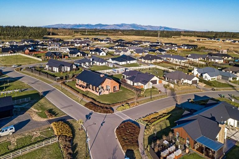 Photo of property in 44 Silver Peaks Drive, West Melton, 7618