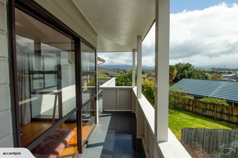 Photo of property in 18 Margaret Drive, Omokoroa, 3114