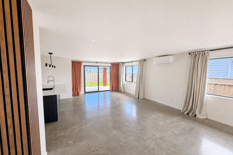 Photo of property in 5 Wheeler Place, Upper Vogeltown, New Plymouth, 4310
