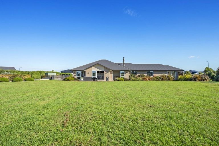 Photo of property in 36 Whitcombe Place, Darfield, 7571