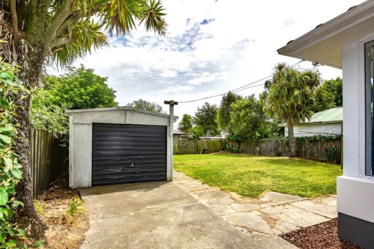 Photo of property in 63 Acacia Avenue, Upper Riccarton, Christchurch, 8041