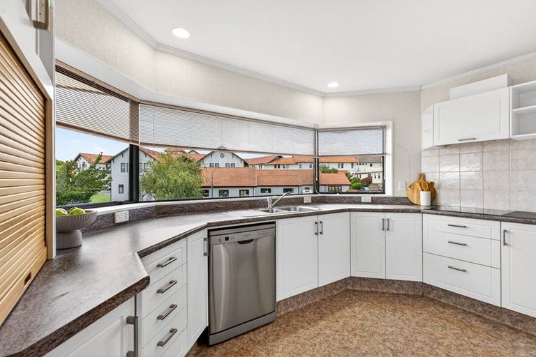 Photo of property in 4 Woodford Heights, Havelock North, 4130