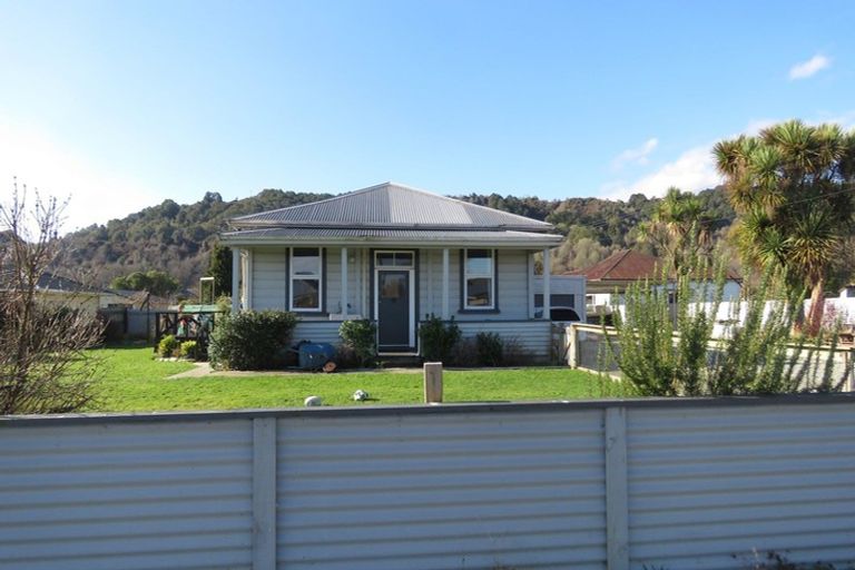 Photo of property in 51 Dick Street, Reefton, 7830