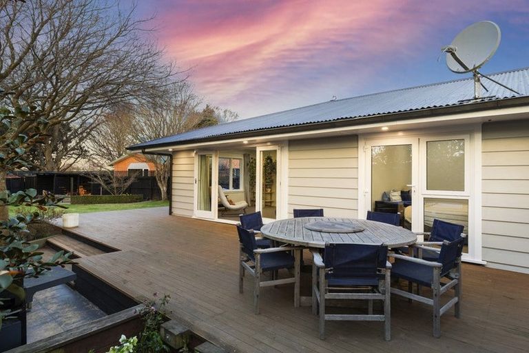 Photo of property in 39 Manor Place, Bryndwr, Christchurch, 8053