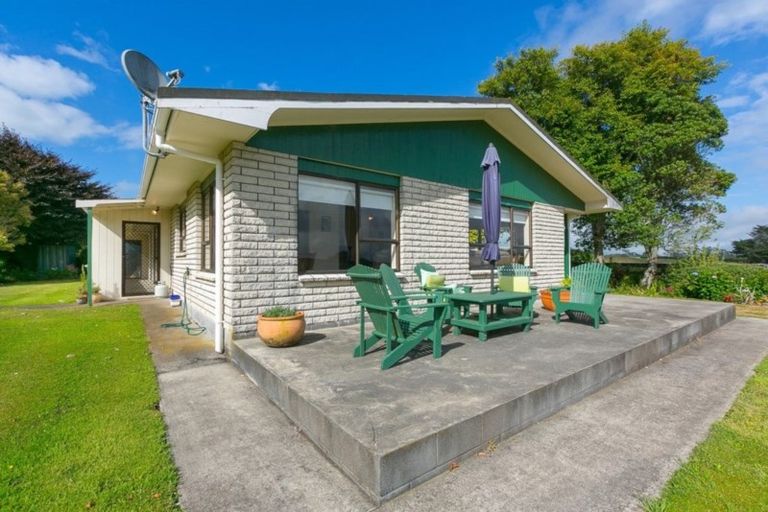 Photo of property in 15 Alfred Road, Egmont Village, New Plymouth, 4371