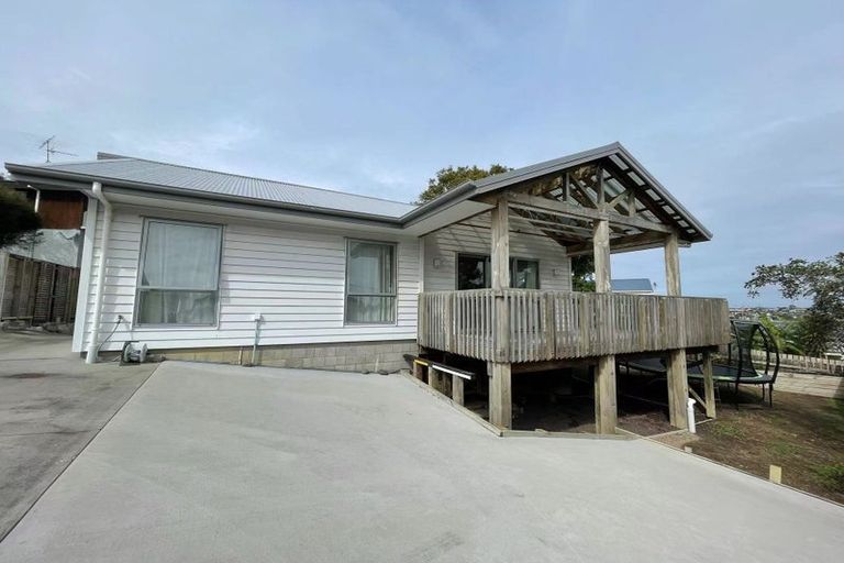 Photo of property in 102 Stanmore Bay Road, Stanmore Bay, Whangaparaoa, 0932