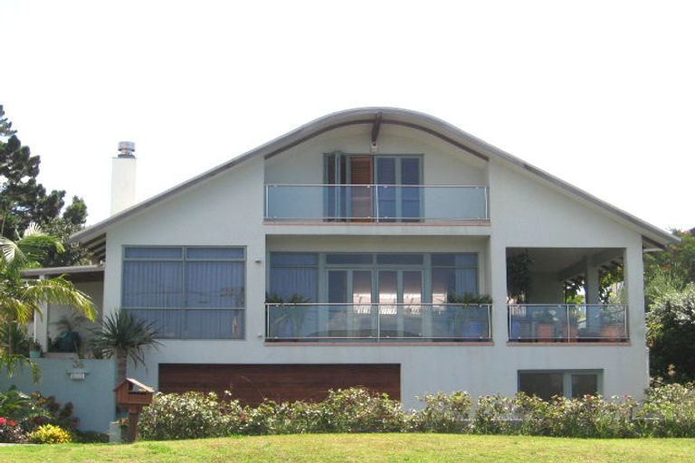 Photo of property in 38 Hyde Road, Rothesay Bay, Auckland, 0630