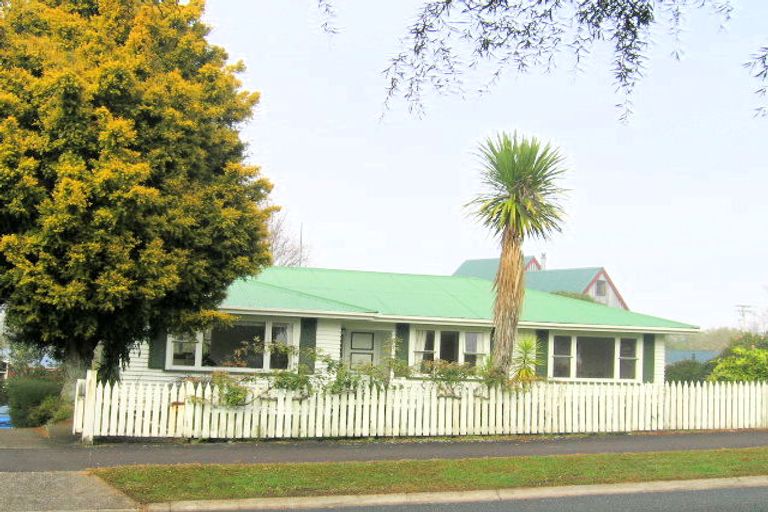 Photo of property in 2 Mccracken Avenue, Hillcrest, Hamilton, 3216