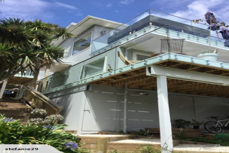 Photo of property in 121 Seaview Road, Piha, New Lynn, 0772