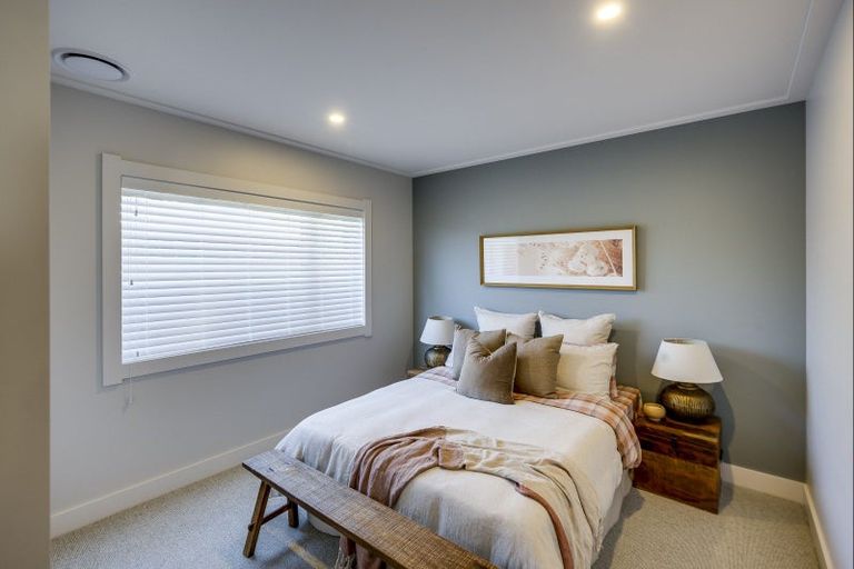 Photo of property in 71 Oak Road, Poraiti, Napier, 4112