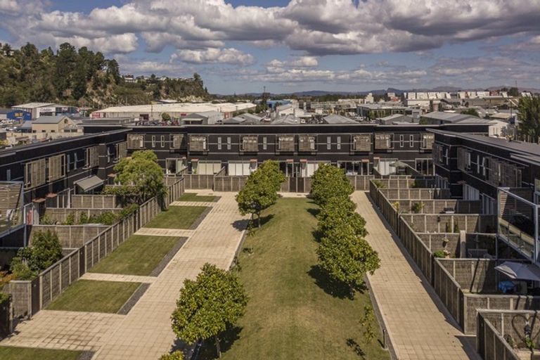 Photo of property in The Terraces, 37/9 Humber Street, Pandora, Napier, 4110