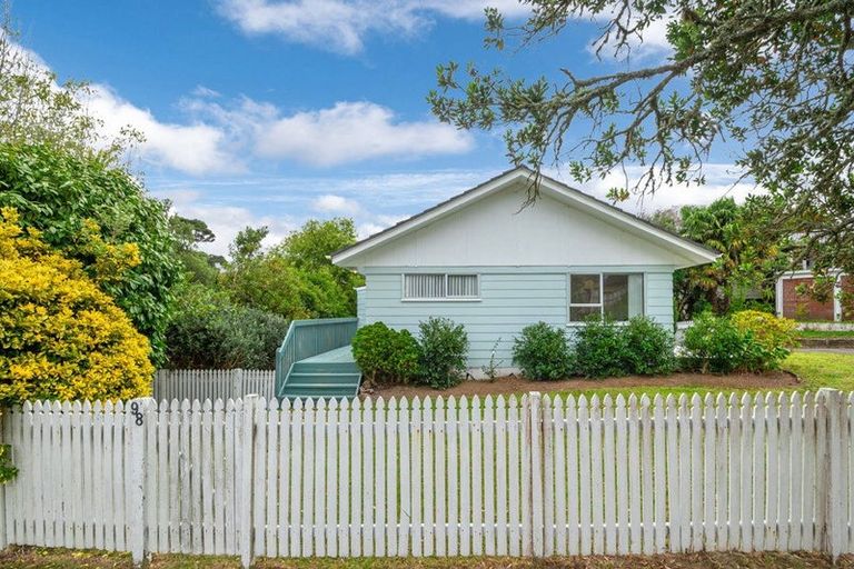 Photo of property in 98 Spinella Drive, Bayview, Auckland, 0629
