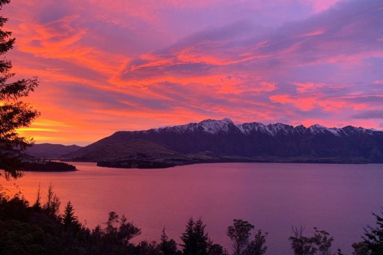 Photo of property in 34 Mckerrow Place, Sunshine Bay, Queenstown, 9300