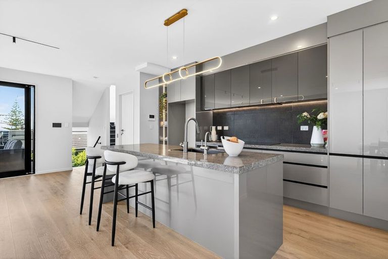 Photo of property in 3/27 Hastings Road, Mairangi Bay, Auckland, 0630