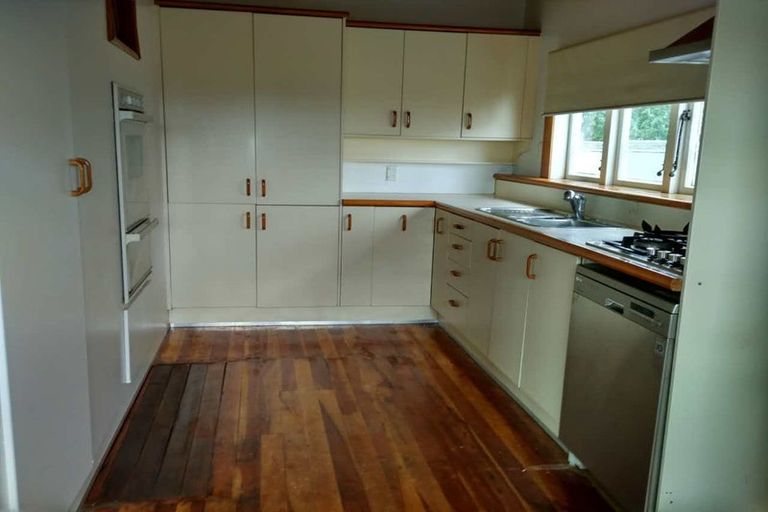 Photo of property in 28 Thackeray Street, Hamilton Lake, Hamilton, 3204