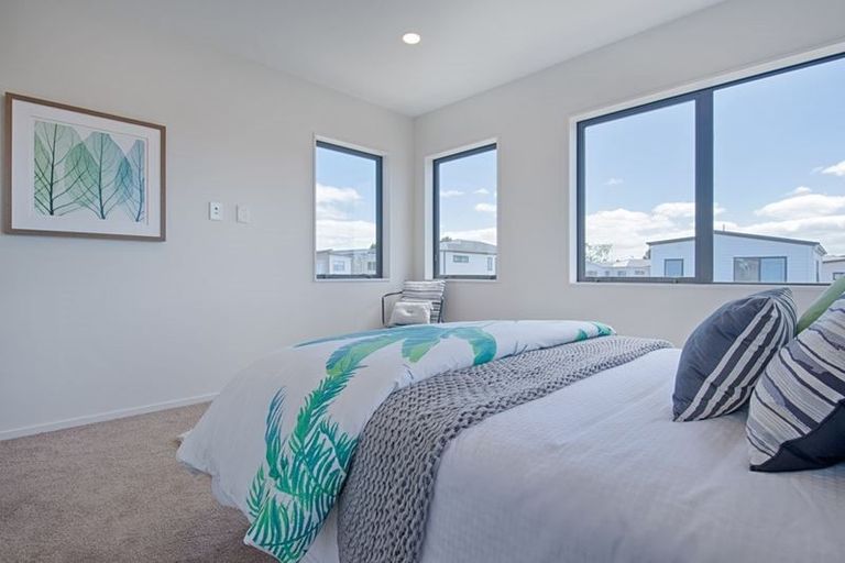 Photo of property in 45 Greenfinch Road, Hobsonville, Auckland, 0616