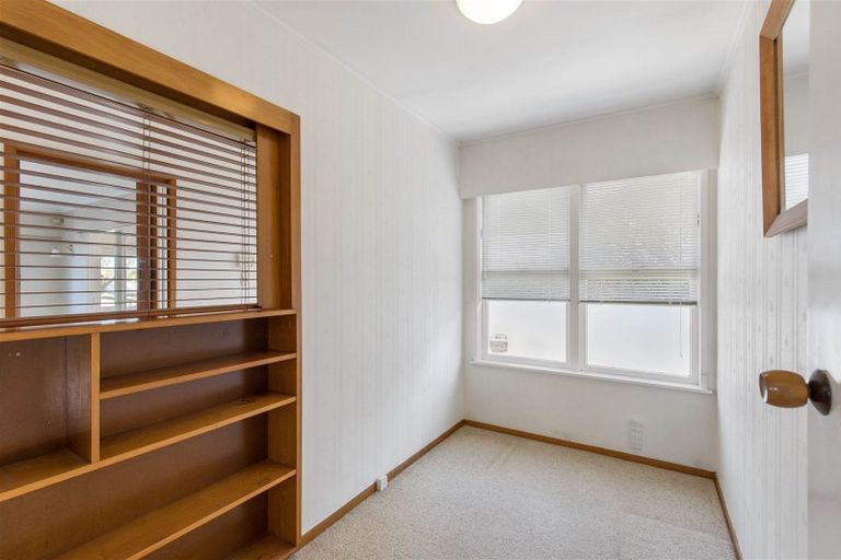 Photo of property in 6 Raines Avenue, Forrest Hill, Auckland, 0620