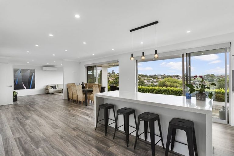 Photo of property in 17 Chilton Place, Howick, Auckland, 2014