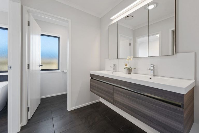 Photo of property in 1 Condor Crescent, Waiwhakaiho, New Plymouth, 4312