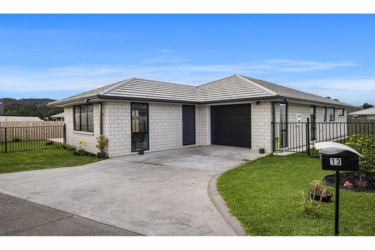 Photo of property in 13 Ohau Crescent, Tikipunga, Whangarei, 0112