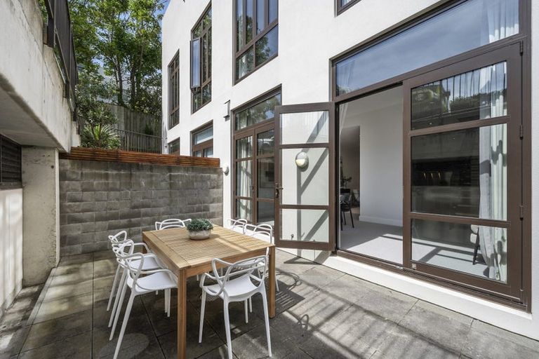 Photo of property in Augusta Apartments, 8/254 Willis Street, Te Aro, Wellington, 6011