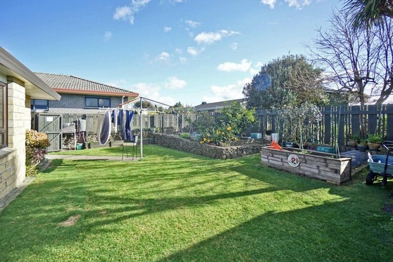 Photo of property in 8 Randell Place, Te Puke, 3119