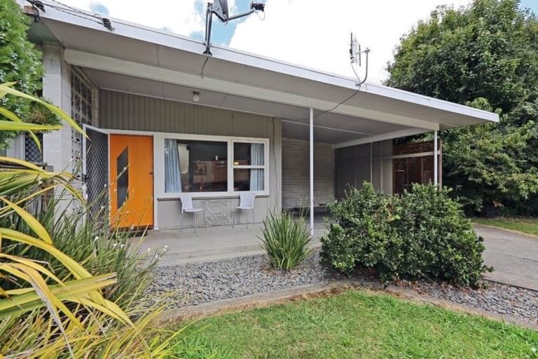 Photo of property in 241 Kenilworth Road, Mayfair, Hastings, 4122