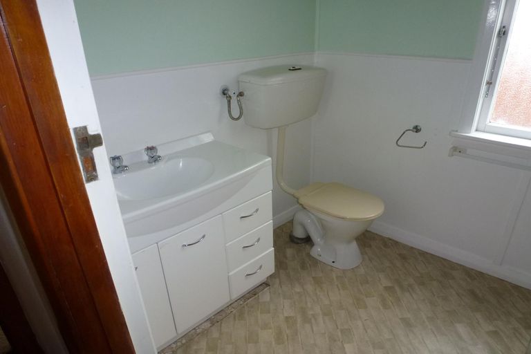 Photo of property in 38 Aberdeen Avenue, Takaro, Palmerston North, 4412