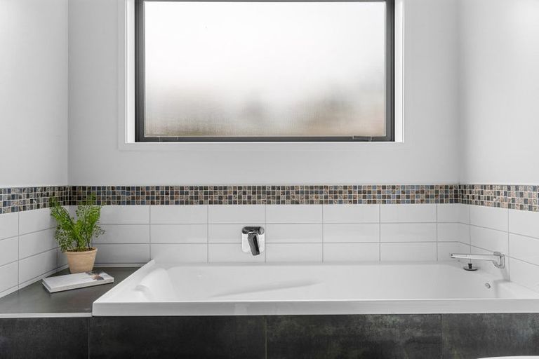 Photo of property in 32 Kedge Drive, Mangawhai, 0505