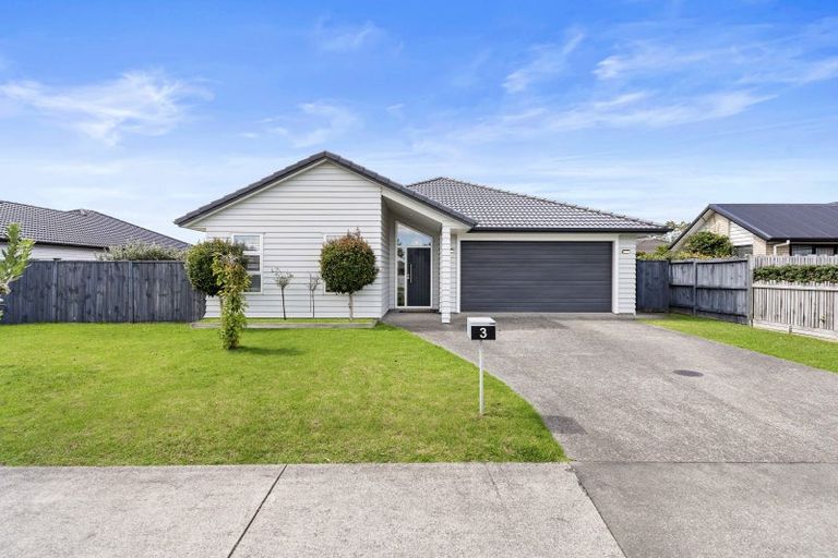 Photo of property in 3 Kuawa Drive, Kumeu, 0810