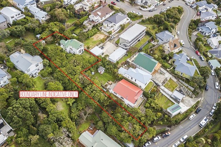 Photo of property in 33a Apuka Street, Brooklyn, Wellington, 6021